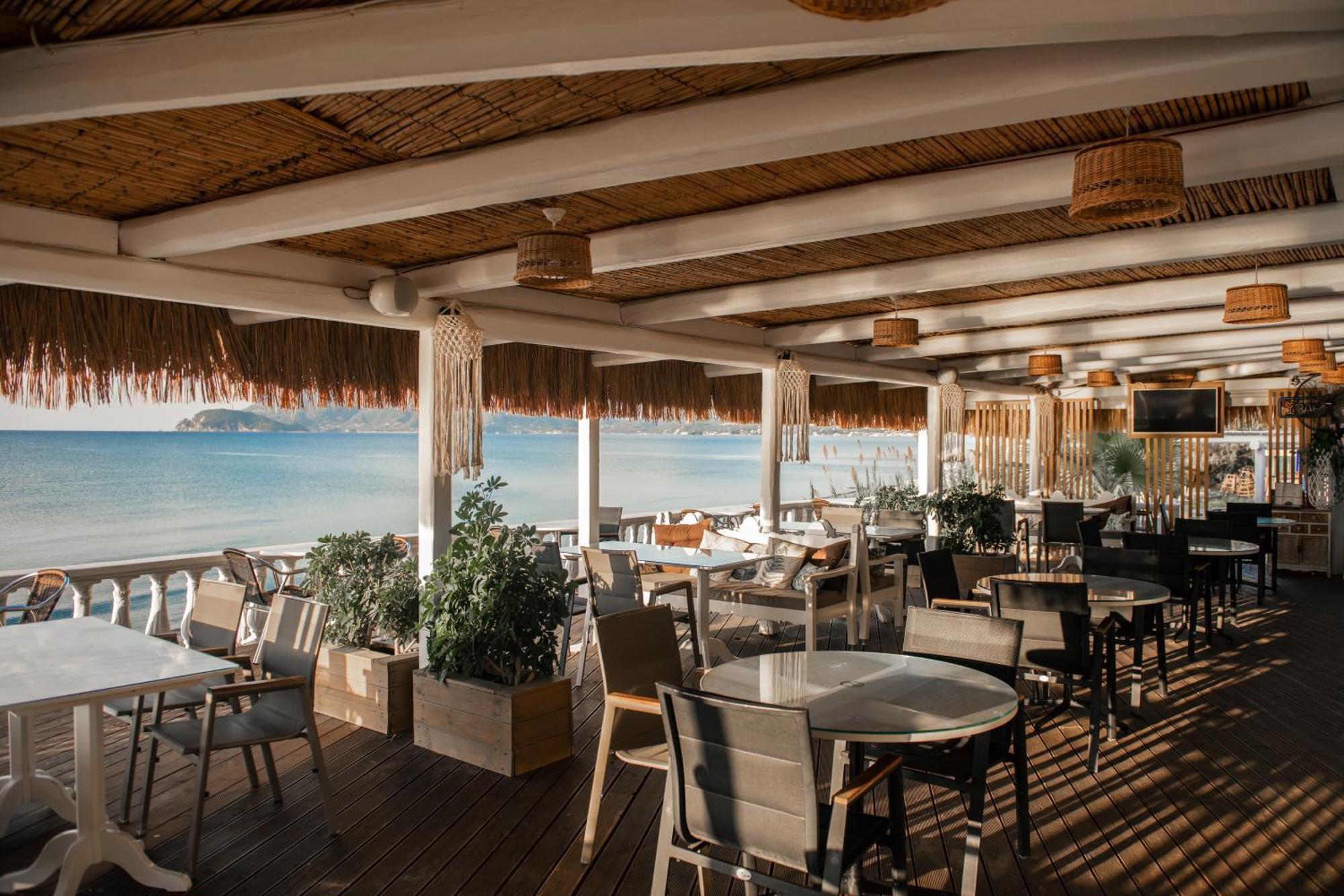 Crystal Beach Hotel กาลามากี ภายนอก รูปภาพ