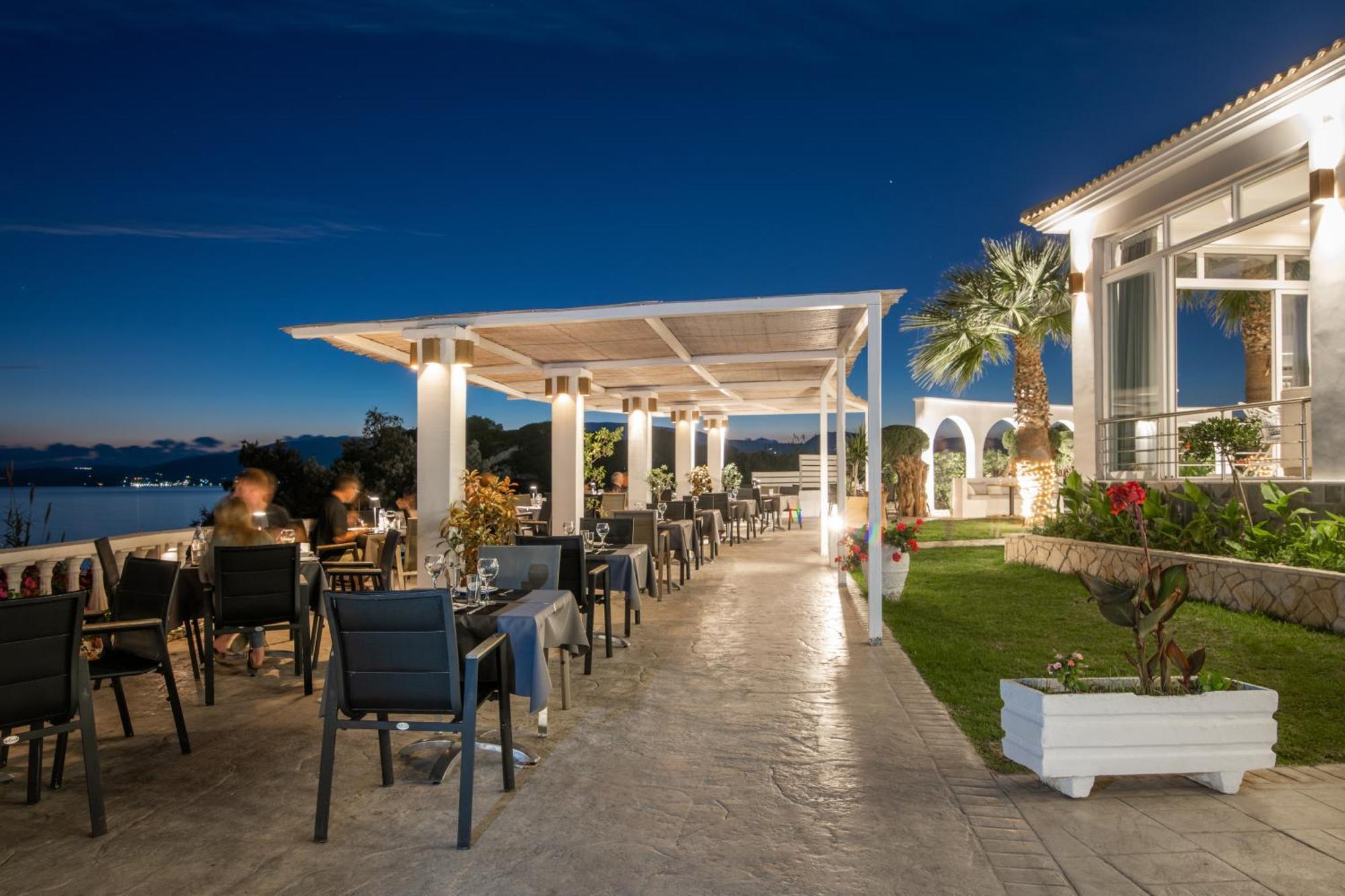 Crystal Beach Hotel กาลามากี ภายนอก รูปภาพ