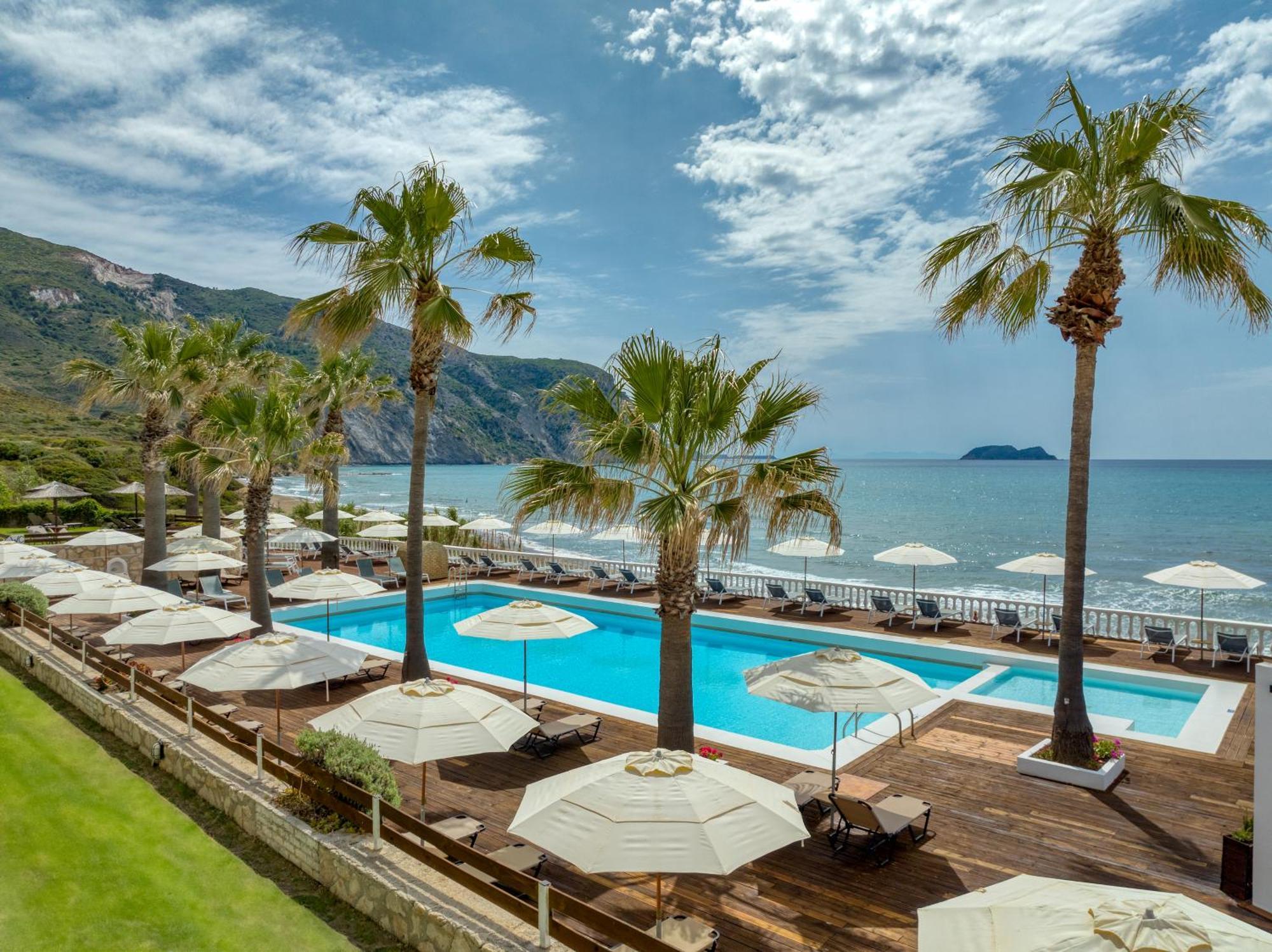 Crystal Beach Hotel กาลามากี ภายนอก รูปภาพ