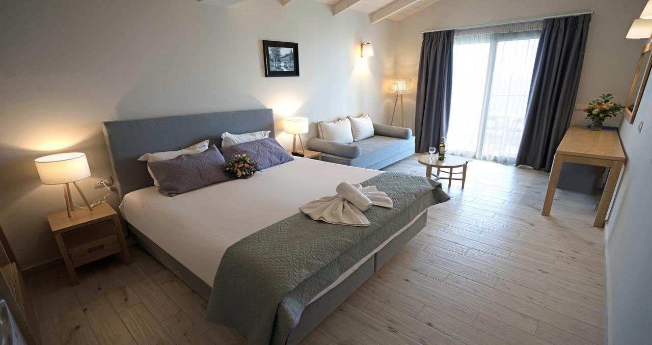 Crystal Beach Hotel กาลามากี ภายนอก รูปภาพ