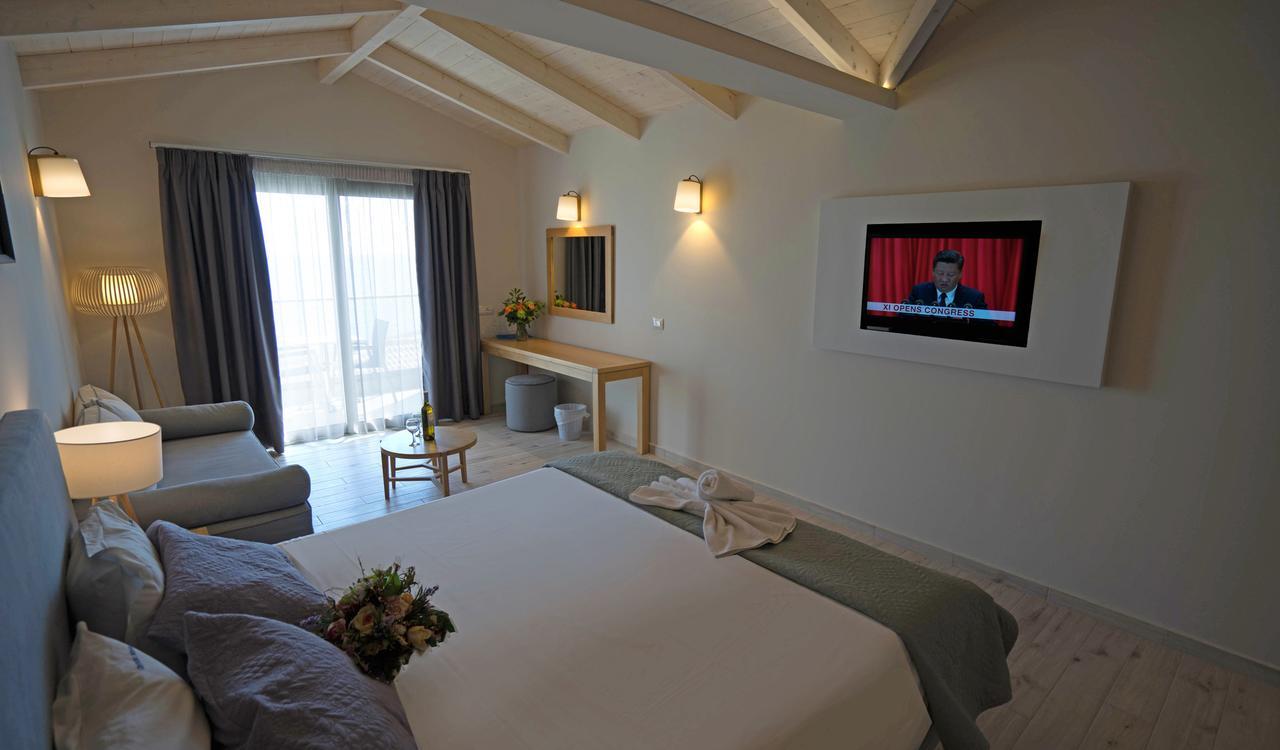 Crystal Beach Hotel กาลามากี ภายนอก รูปภาพ