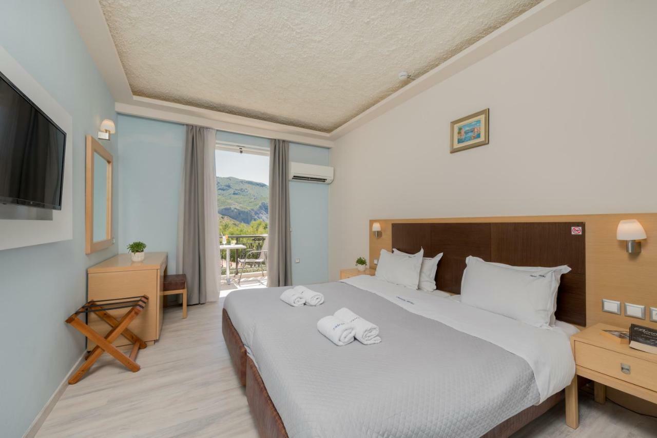 Crystal Beach Hotel กาลามากี ภายนอก รูปภาพ