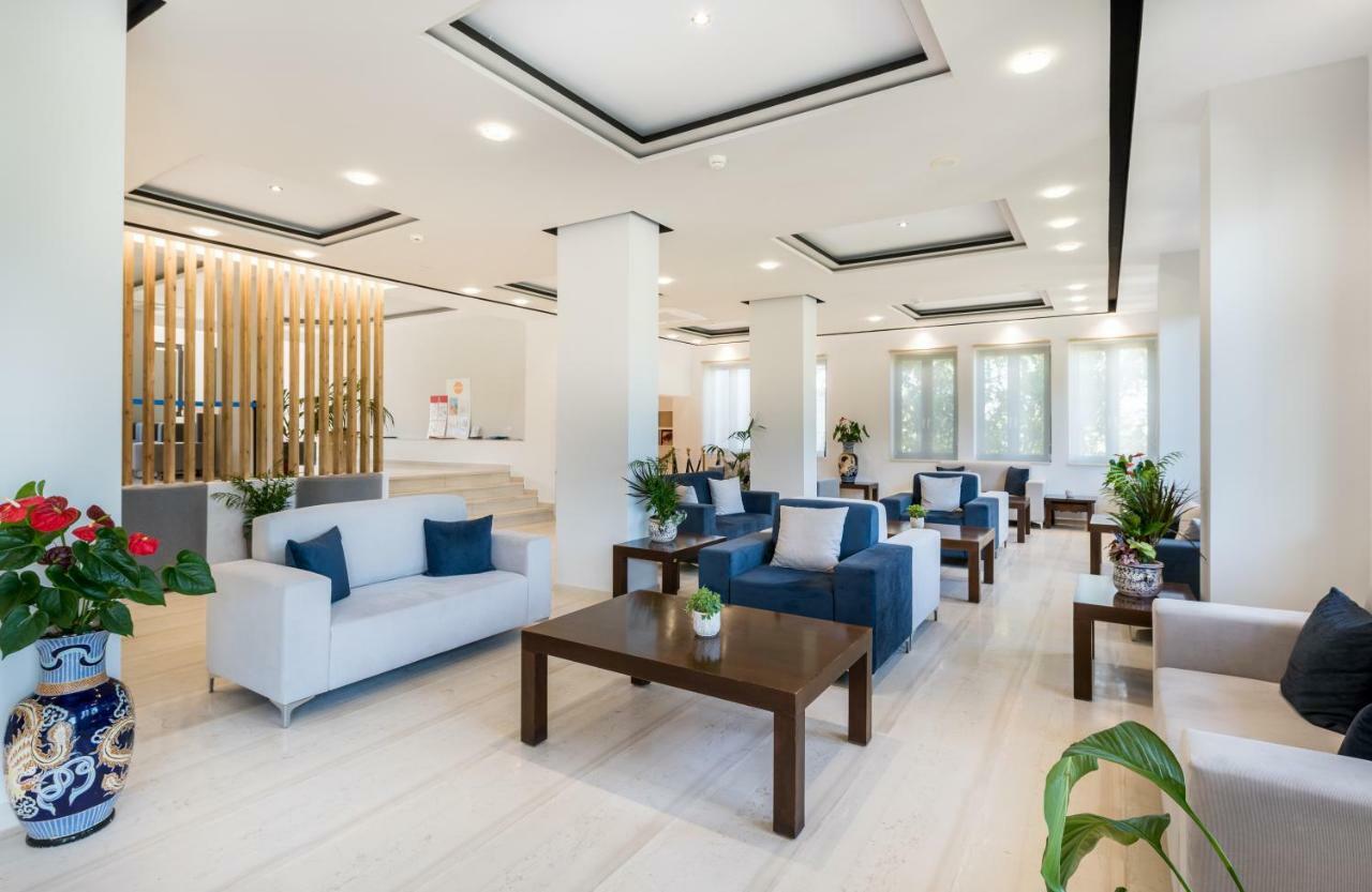 Crystal Beach Hotel กาลามากี ภายนอก รูปภาพ