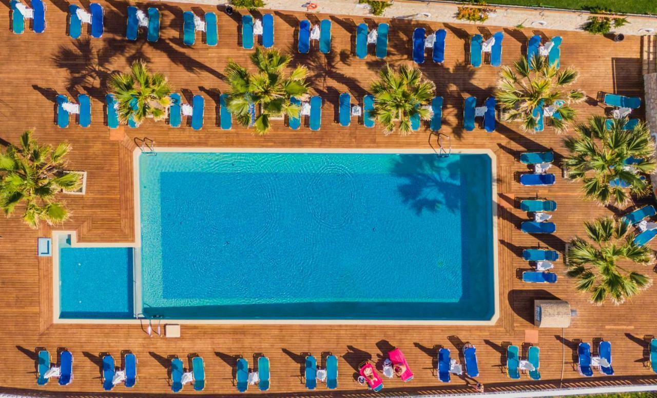 Crystal Beach Hotel กาลามากี ภายนอก รูปภาพ