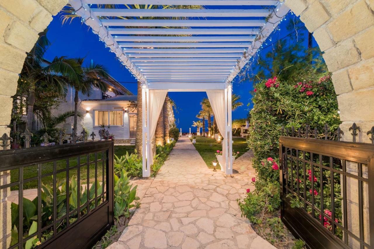 Crystal Beach Hotel กาลามากี ภายนอก รูปภาพ